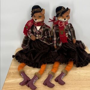 vintage Two Mrs. Fox 22" resin shelf mantle sitters pair from Cracker Barrel